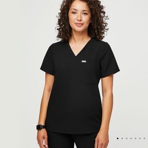 FIGS Catarina One Pocket Scrub Top